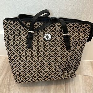 NewTommy Hilfiger Purse W Matching Wallet